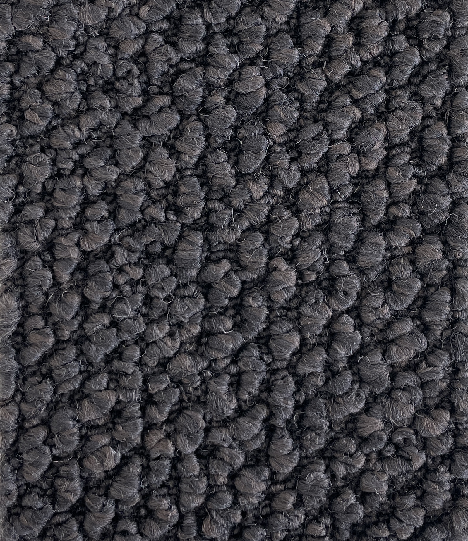 Montrosa Col. Chantilly